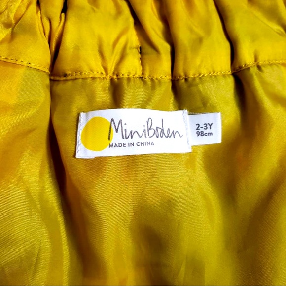 Mini Boden rainbow pleated Wool skirt lined with a yellow satin
2-3yr - Picture 4 of 4